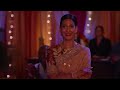 Devi y Kamala bailan “Saami Saami” | Yo nunca | Netflix