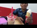 Ice Cream dimakan lahap