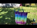 Rainbow tie dye tote bags! Perfect for the summer! #howto