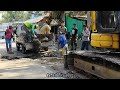 jalan di putus excavator pasang gorong gorong  #constructionequipment #excavatorkomatsu