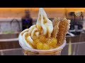 Cafe Vlog / Honeycomb Ice Cream Making from Honey Bee in Singapore