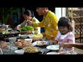5 lovely children : Happy and peaceful life of countryside family have dinner together