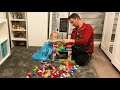 Amelia cu tati construiesc un castel - LEGO FROZEN Kids videos for kids