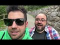 paseo tranquilo por la montaña con axo y pol