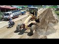 Wonderful Activity Liugong Motor Grader Spreading Gravel Building Foundation Roads Increase Operator