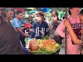 Amazing! Cambodian Street Food @ Boeoung Trabaek Market - Pork, Fish, Fruits, Vegetables & More