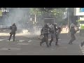 Militares usam gás lacrimogêneo durante passeata contra resultado de eleição na Venezuela