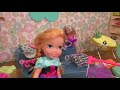SHOPPING ! Elsa and Anna toddlers at Clothing Store - Dresses - Shoes - Purses