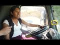 Mujer camionera por las rutas de Bolivia
