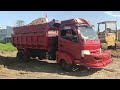 Dump Truck Jomplang Muatan Tanah Timbunan Super Full Bak