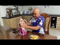 Super cute! Monkey Luk clumsy when help dad make sweet potato cakes