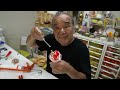 The process of making fake food. A 71-year-old craftsman who has been making fake food for 53 years.