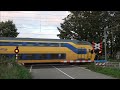 Spoorwegovergang Hoensbroek met NS VIRM
