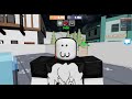 Can I Survive The CLOWN in Roblox Haunted Town？！😨