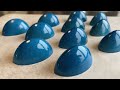 Blue chocolate bonbons,  step by step.