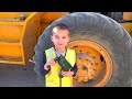 Big Tractor broken down - Dima on power wheels car help man