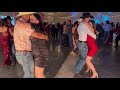 Así se bailan bonitas melodías de los Alegres del Arroyo con parejitas bien ambientadas