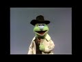 Sesame Street - Lefty tries to sell Ernie a ME sign