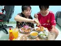 Thu Loan Vlogs | Nay Mình Làm Bánh Mỳ  Nướng Muối Ớt Để Ăn Vặt Buổi Tối, Thơm Ngon & Giòn Rụm !