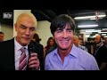 Kultkaiser trifft Jogi Löw - Sambakurs und Daunenjacke für Brasilien 2014