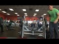 The MORE eyes, the LIGHTER it feels! 405lb RAW bench press @ 153lb body weight