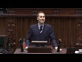 Sejmowa debata o akcyzie i rekwizyt posła Konfederacji. Berkowicz napił się wódki na mównicy
