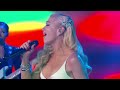 Gwen Stefani - Feliz Navidad (Live On Jimmy Kimmel Live!/2018) ft. Mon Laferte