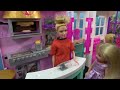 Barbie and Ken Fun Story in Barbie House: How Barbie's Sister Chelsea Gets in Trouble at Restaurant
