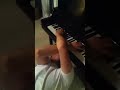 Easy - Lionel Richie - funny position at the piano