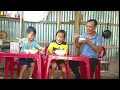 làm kệ đựng gia vị và làm món ngon ,thịt gà kho khóm cho hai đứa con ăn