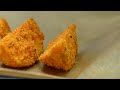 Just potatoes and flour. Incredibly crispy potatoes, only 2 ingredients. Try it. 4 ASMR