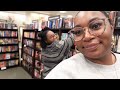 *new year new things* bookstore vlog📚🫶🏾| First time in a bookstore without my bestie😩😭| Book Haul 📚😁