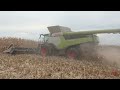 CLAAS 8600 LEXION Combine Harvesting 16 Rows of Corn