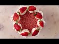 Homemade Strawberry Crunch Cake Recipe