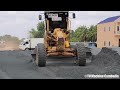 Full Proccessing Build Foundation Road Motor Grader Operating Cutting And Spreading Gravel