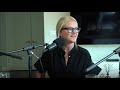 Mel Robbins Levels Up Your Life, Your Worth + Your Bank Balance