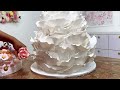 Glow in the dark wedding cake| wedding cake with lights