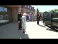 Cheers for Queen Elizabeth during rare public appearance