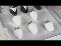 Tuxedo Strawberries | Chocolate Covered Strawberries for a Wedding