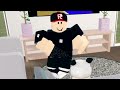 Yeni Evimize Taşındık!! Köpeğim Oldu - Panda ile Roblox RoVille