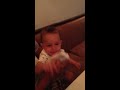 Bebe Migue prueba su primer limón