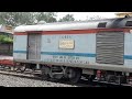 Two superfast trains cross each other 🔥 || 12331 Himgiri Express & 12318 Akal Takht Express