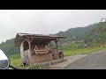 Jalur pegunungan yang mempesona di antara sawah bukit dan lembah